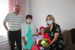 Жительница поселка Углицкий Елена Фоминична Матусевич отметила 100-летний юбилей!