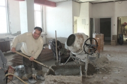 В поселке Калиновский продолжается капитальный ремонт местного Дома культуры