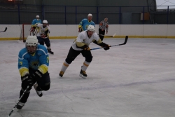 Хоккеисты Чесменского района разгромили команду «Белые акулы» в рамках регулярного чемпионата Федерации хоккея Магнитогорска