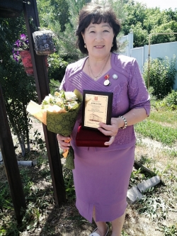 Медсестра прививочного кабинета Раушан Нуржанова удостоена премии областного ЗСО в сфере здравоохранения