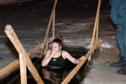 Освятили воду и окунулись в прорубь: православные Чесменского округа отметили один из главных праздников христианского календаря &ndash; Крещение Господне