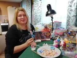 Жительница Чесмы Светлана Марьина делает авторские ёлочные игрушки из ваты