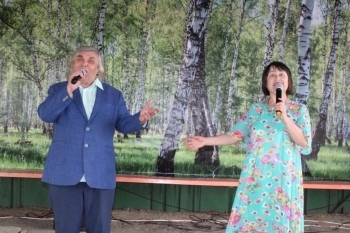 В Чесменском районе не так давно на сцене появились новые лица – Салават Халиуллин и Наталья Галимова