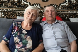 Жители Чесмы Михаил Ефимович и Лилия Анатольевна Щукины отметили бриллиантовую свадьбу