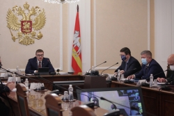Алексей Текслер провел областное совещание с членами регионального правительства и главами муниципальных образований