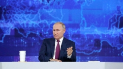 Владимир Путин проводит «прямую линию» с гражданами России - онлайн
