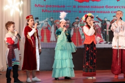В преддверии Дня Победы в Чесменском районе прошел конкурс патриотической песни среди образовательных учреждений