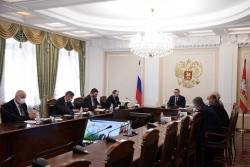Алексей Текслер провел совещание с членами правительства и главами муниципальных образований