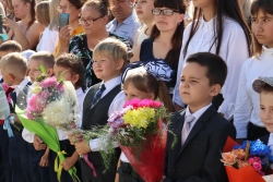 В школах Чесменского района торжественные линейки, посвященные Дню знаний, пройдут с соблюдением требований антитеррористической безопасности