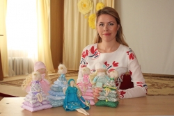 Наталья Валюшина поделилась мастерством изготовления кукол-тильд