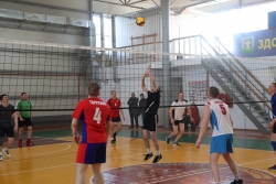 В Чесме состоялся первый турнир по волейболу на приз редакции газеты «Степные зори»