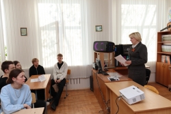 Сотрудники ОМВД России по Чесменскому району провели мероприятие по правовому информированию подрастающего поколения о правилах собственной безопасности в летний период