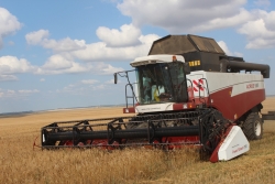 Аграрии Чесменского района намолотили 58 тысяч тонн зерна