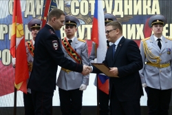 Алексей Текслер поздравил сотрудников и ветеранов органов внутренних дел с профессиональным праздником