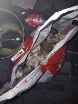 Около двух килограммов растительного наркотика изъяли полицейские в Чесменском районе
