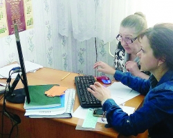 Молодежь Чесменского района провела курсы компьютерной грамотности для пожилых людей