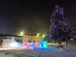 На главной площади Чесмы функционирует ледовый городок