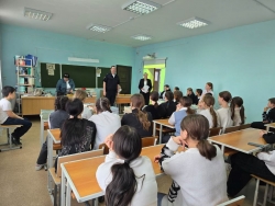 В Чесменском районе полицейские продолжают профилактические встречи с подрастающим поколением