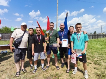 Вот уже три года, как нет в живых Полуяна Володи, он героически погиб в самом начале СВО, но в родном посёлке память о нём свято чтут