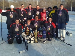Дважды золотые: хоккейная команда Чесменского района подтвердила статус чемпиона межрайонного турнира «Возрождение»