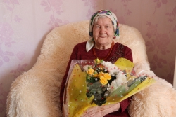 Жительница поселка Березинский Анна Семеновна Малега отметила 90-летний юбилей