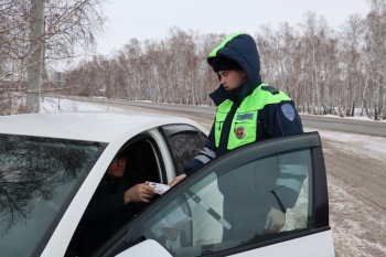 В Чесменском районе сотрудники Госавтоинспекции проводят разъяснительную работу по профилактике мошенничества