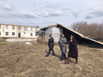 В Чесменском районе устраняют последствия ураганного ветра, прошедшего по территории муниципалитета  в этот вторник