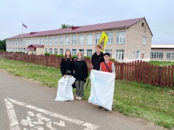 В Березинском завершили работу школьники из отряда главы района